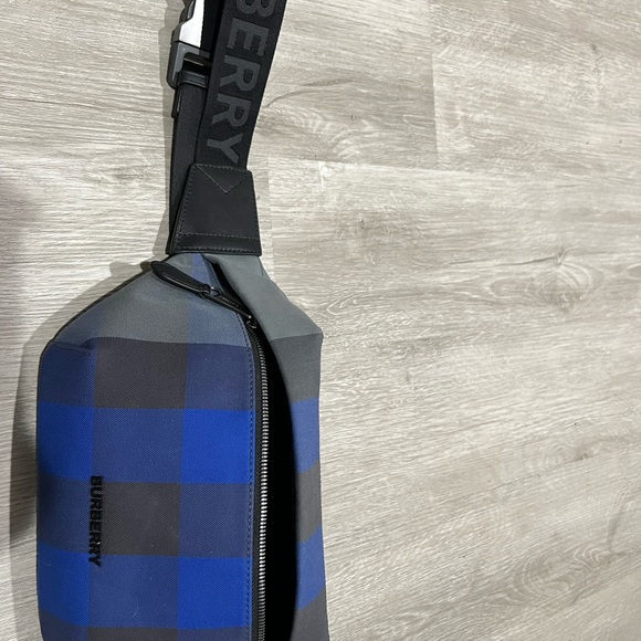 Blue Burberry Men’s fanny pack - Picture 2 of 5